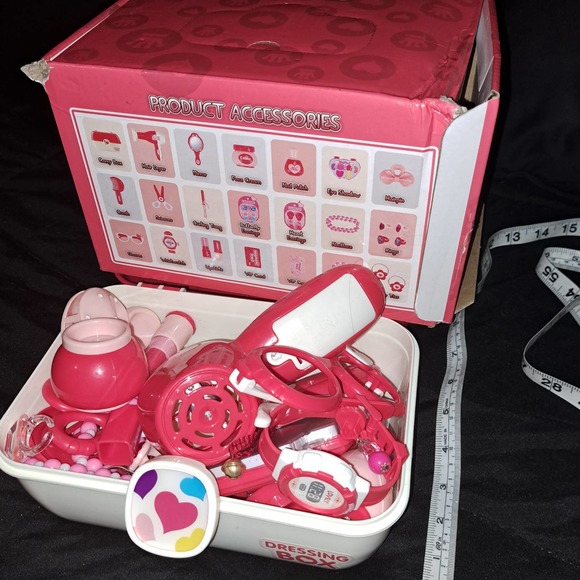 NIB - Make-Up Toy Set in hard shell travel Case for little girls - Picture 3 of 6